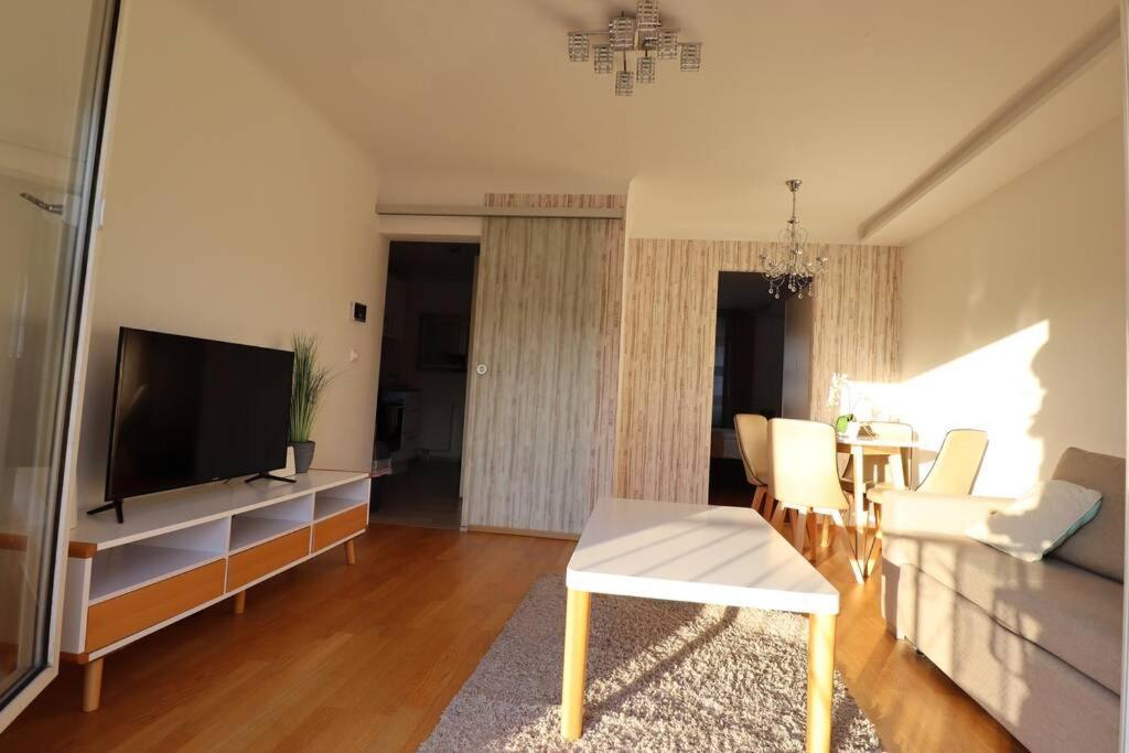 Brilliant View: Balcony Home, Modern, Stylish And Newly Renovated Вена Экстерьер фото